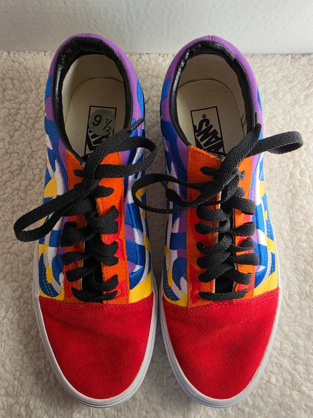 Vans- Old Skool, Rare, Embroidered Sz 9.5